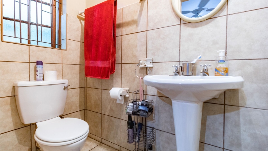 4 Bedroom Property for Sale in Gordons Bay Central Western Cape